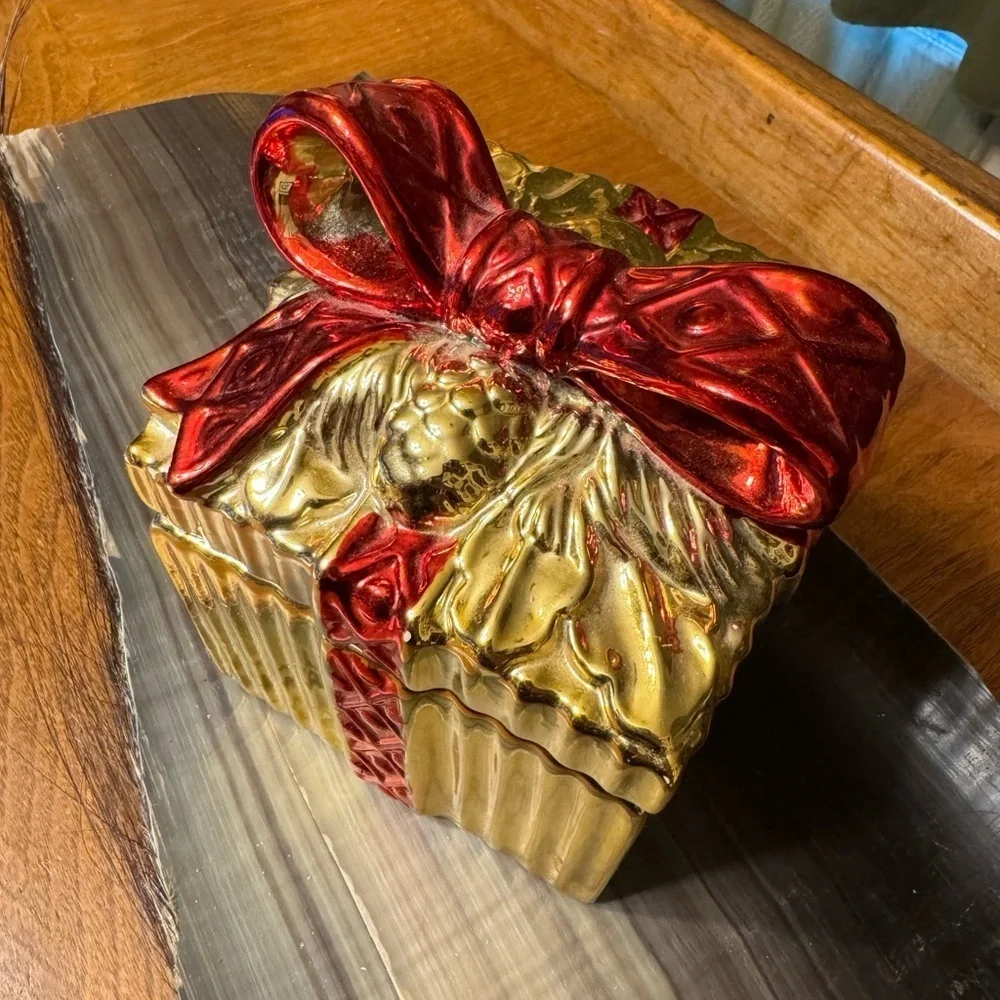 Vintage WCL Ceramic Christmas Present Cookie Jar Davids Cookies Present Jar